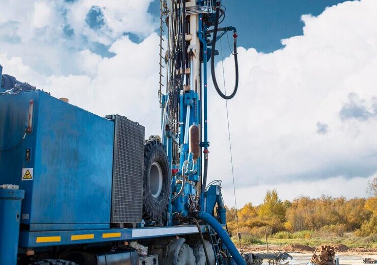Execuția forajelor geotehnice în perimetre industriale active